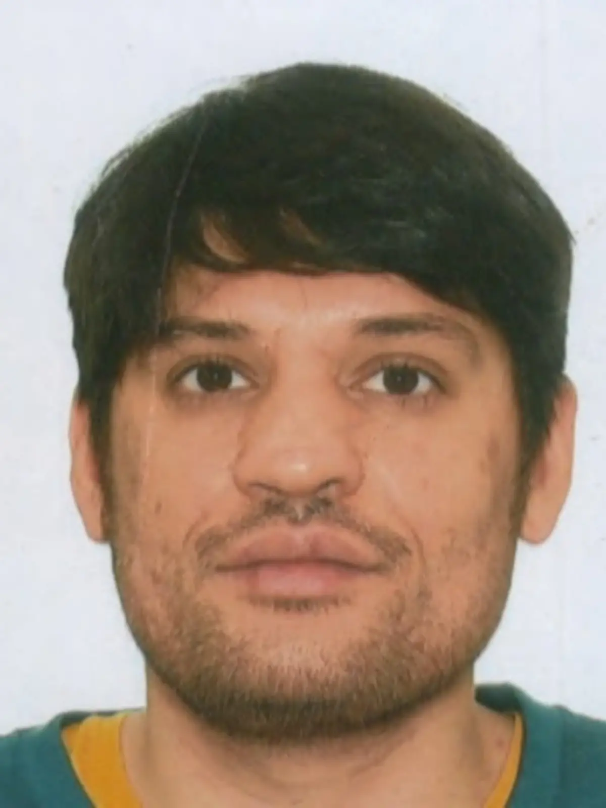 Auf dem Bremer Waller Friedhof wird Imer D. (40) brutal mit einem Messer und Elektroschocker getötet. Zwei Wochen nach der Tat fehlt vom Mörder jede Spur. Jetzt sucht die Polizei nach Hinweisen.