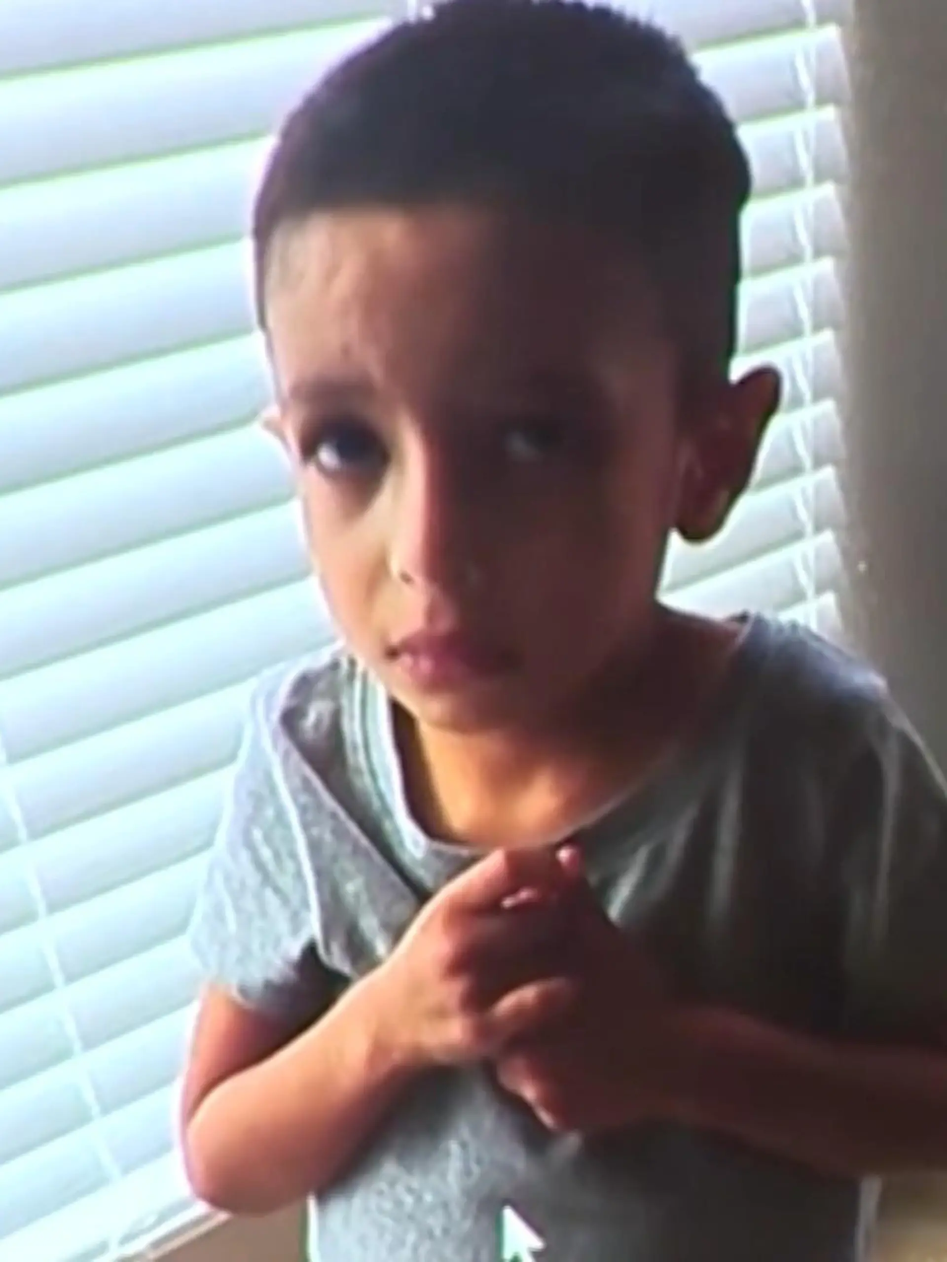 Im neuen Verfahren gegen Brandon Cervera kommen schockierende Details ans Licht: Videos dokumentieren, wie sein vierjähriger Sohn um Hilfe bettelt und unter Missbrauch leidet. Ein Kinderarzt bezeugt, dass Benjamin vor seinem Tod hungerte. 