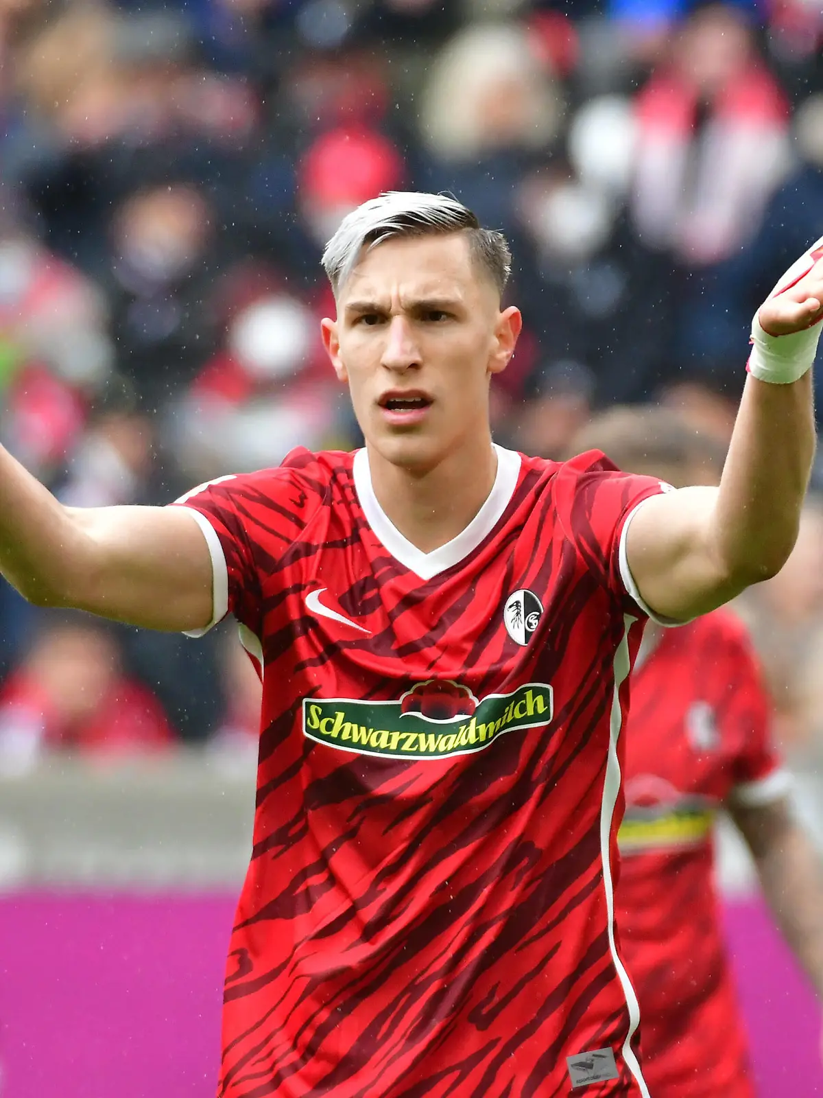  02.04.2022, xblx, Fussball 1.Bundesliga, SC Freiburg - FC Bayern München emspor, v.l. Nico Schlotterbeck SC Freiburg DFL/DFB REGULATIONS PROHIBIT ANY USE OF PHOTOGRAPHS as IMAGE SEQUENCES and/or QUASI-VIDEO Freiburg *** 02 04 2022, xblx, football 1 Bundesliga, SC Freiburg FC Bayern München emspor, v l Nico Schlotterbeck SC Freiburg DFL DFB REGULATIONS PROHIBIT ANY USE OF PHOTOGRAPHS as IMAGE SEQUENCES and or QUASI VIDEO Freiburg