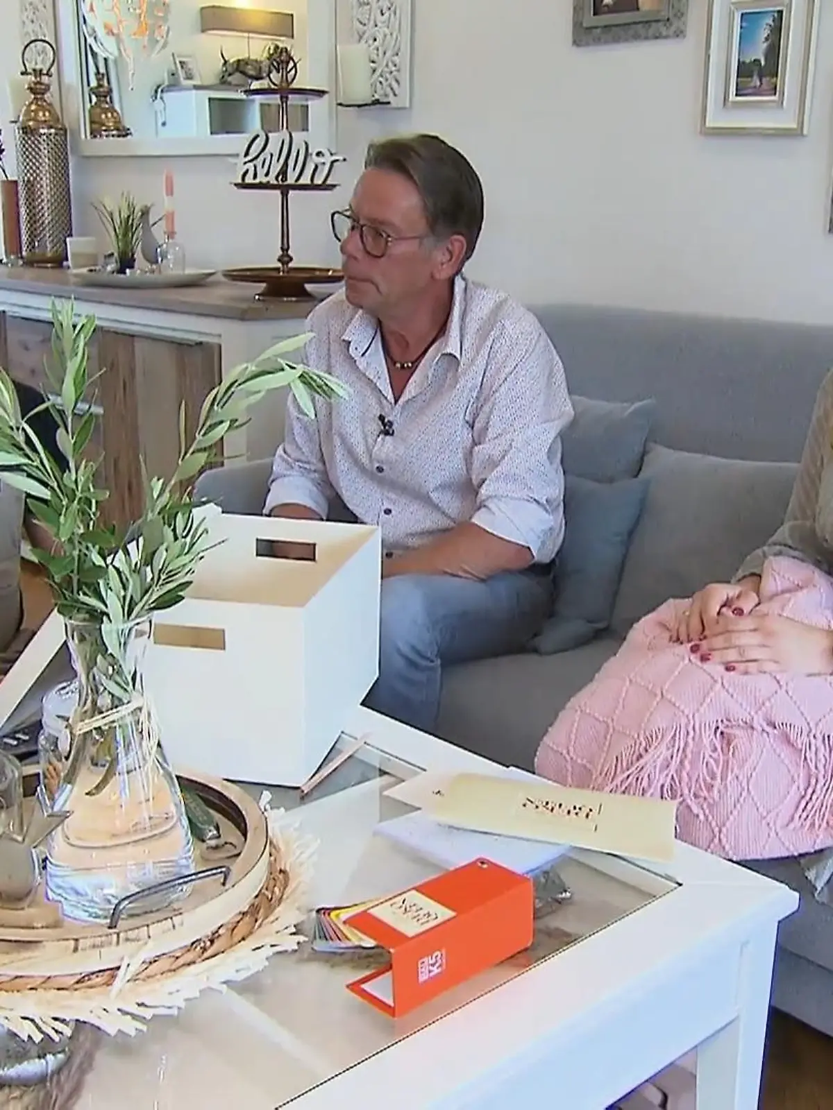 Bild zu: "Deborah und ihr Papa Paul bekommen das Motto"