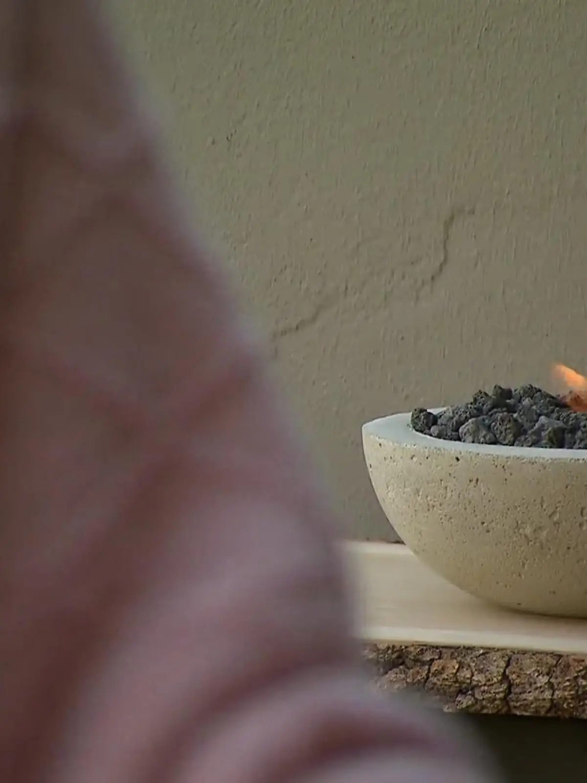 Bild zu: "Deborah stellt ihre neue Terrasse vor"