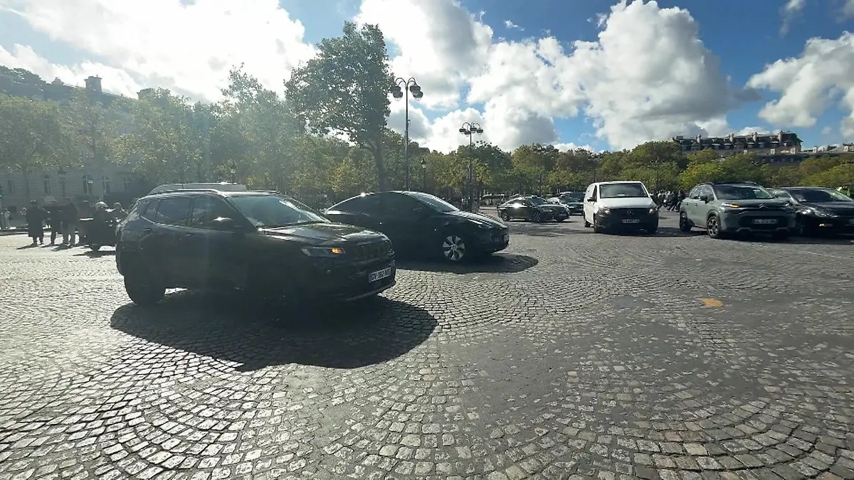 Paris führt höhere Parkgebühren für SUVs ein Die Dicken müssen blechen!