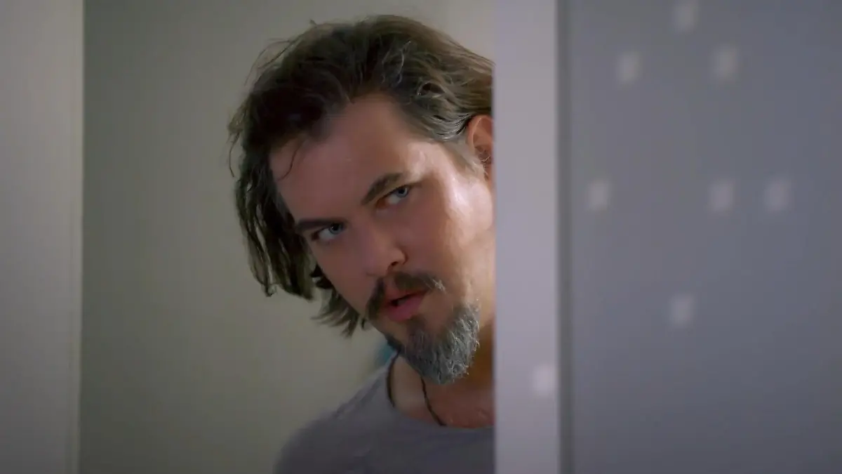 David sabotiert Viviens und Tobias’ Wasserleitung