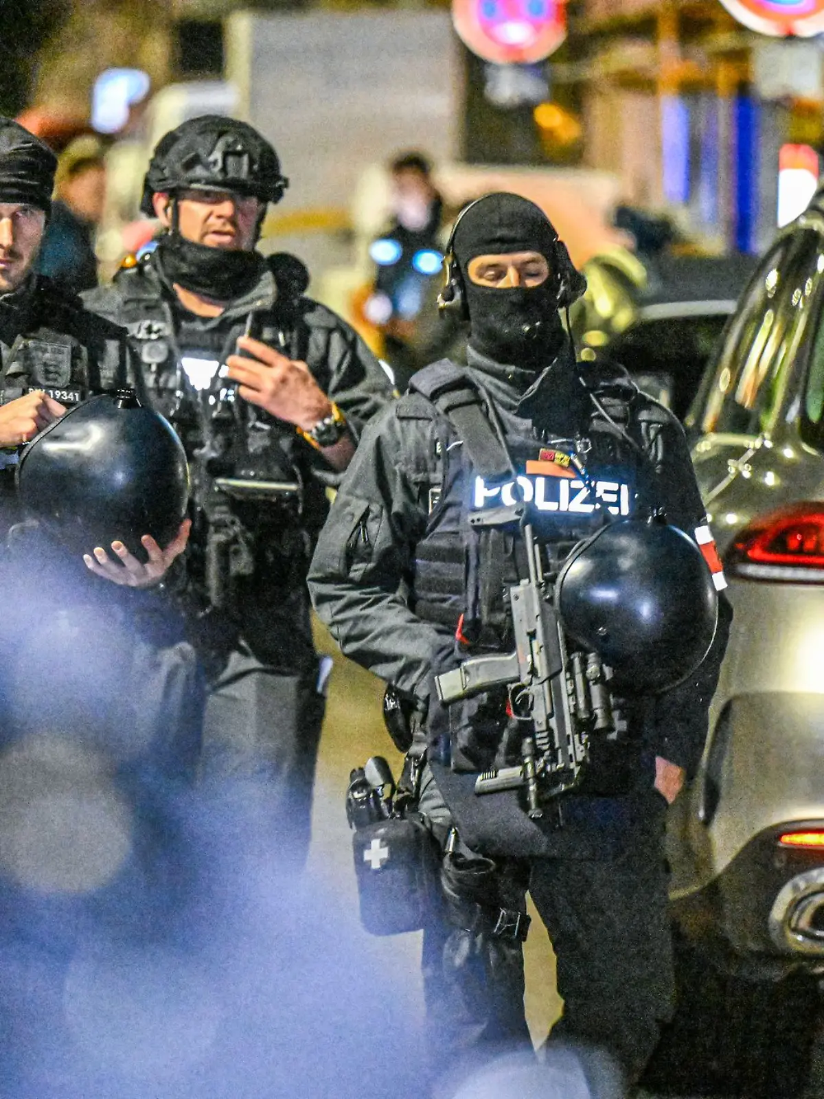 Bild zu: "Mann stirbt nach Schüssen in Shisha-Bar"
