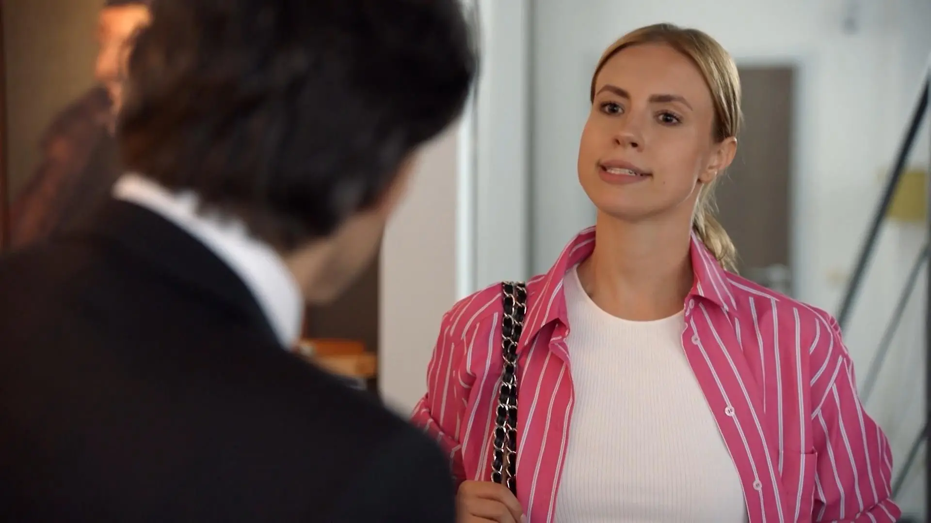 GZSZ-Wochenvorschau Teil 2: Zoe setzt Gerner die Pistole auf die Brust