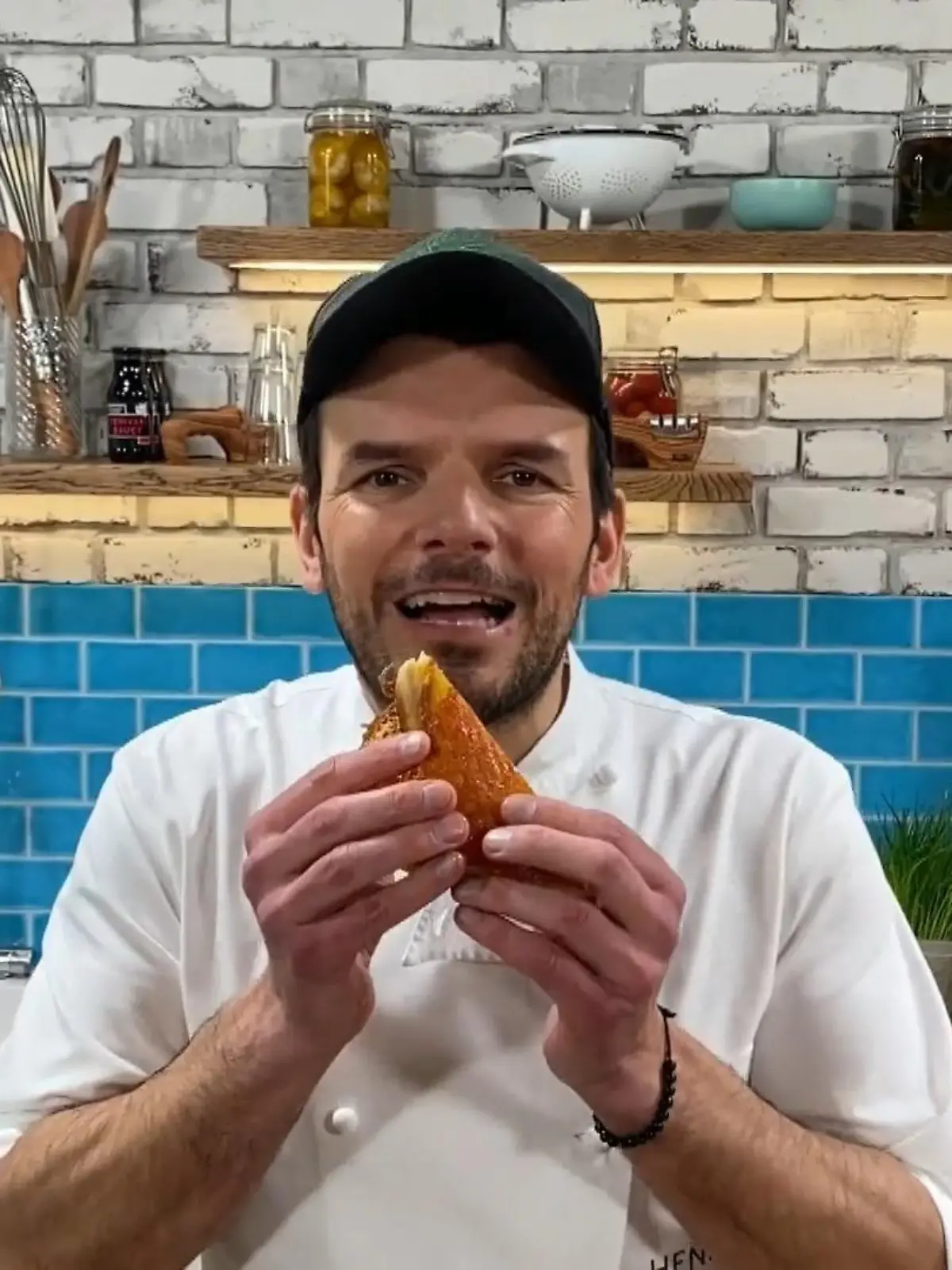 Bild zu: ""Das geilste Käse-Sandwich der Welt!""