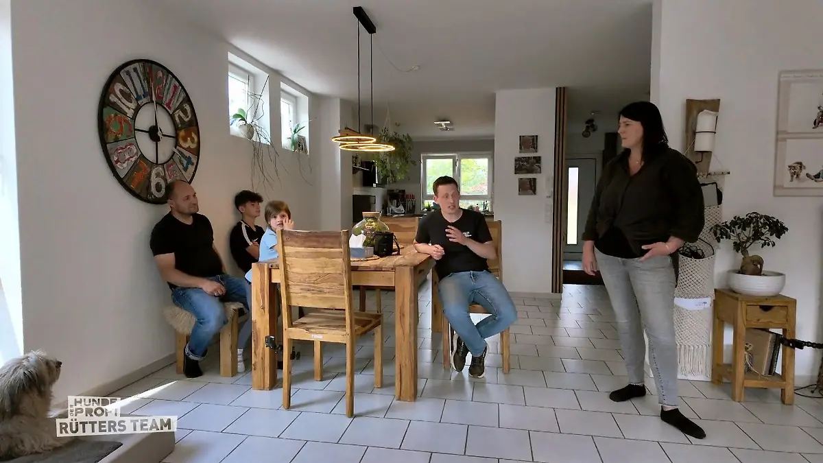 Wie hat sich das Verhalten von Maya und Lotte verändert? Hausaufgaben gemacht?