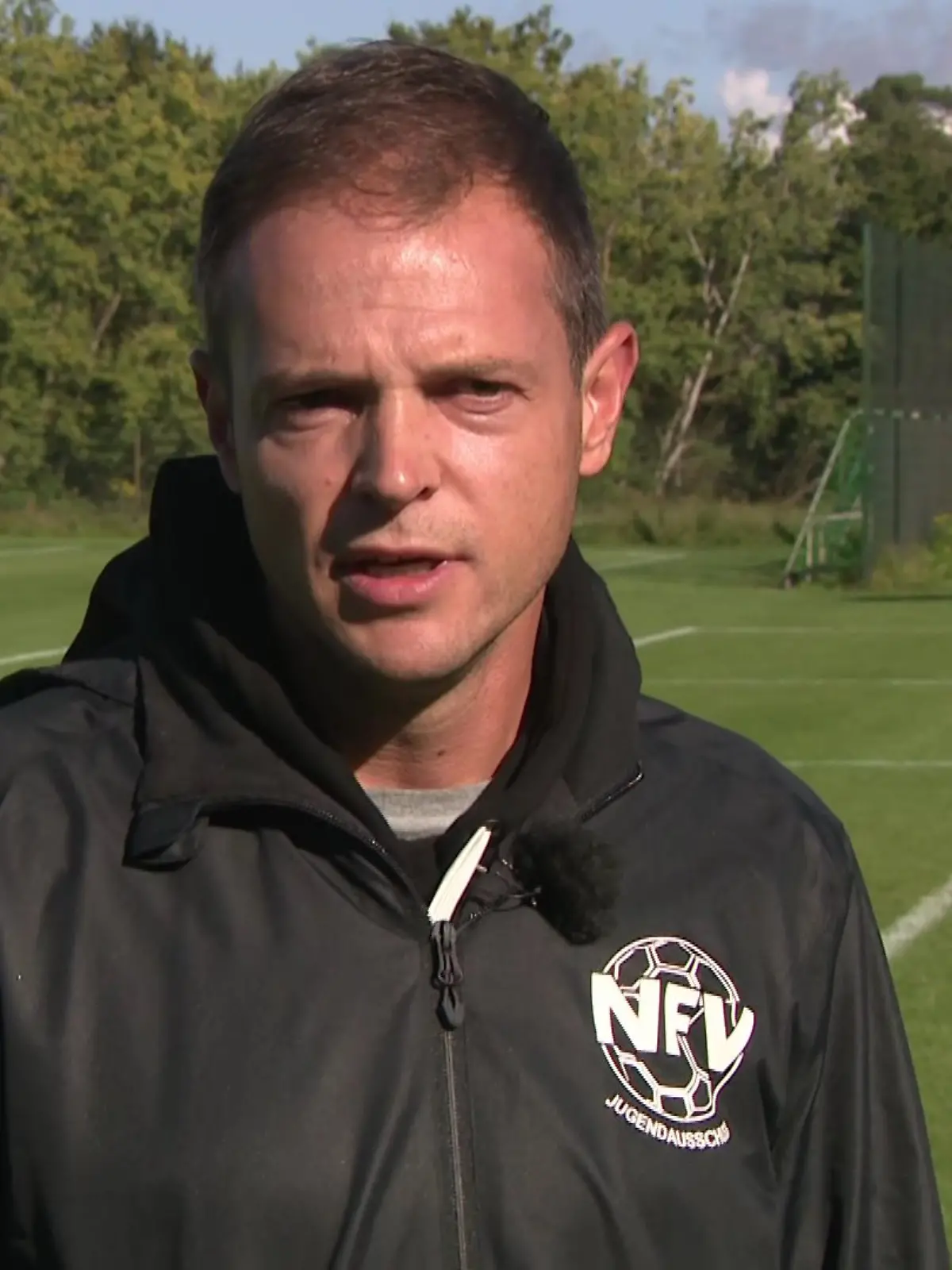 Nach den Ausschreitungen bei einem Jugendspiel am Wochenende zieht der niedersächsische Fußballverband Konsequenzen. 