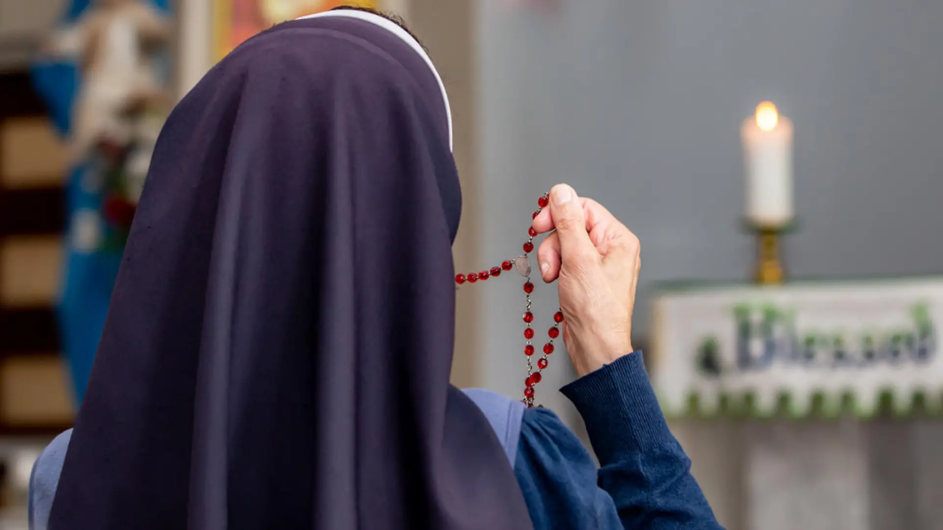 Nonne von hinten