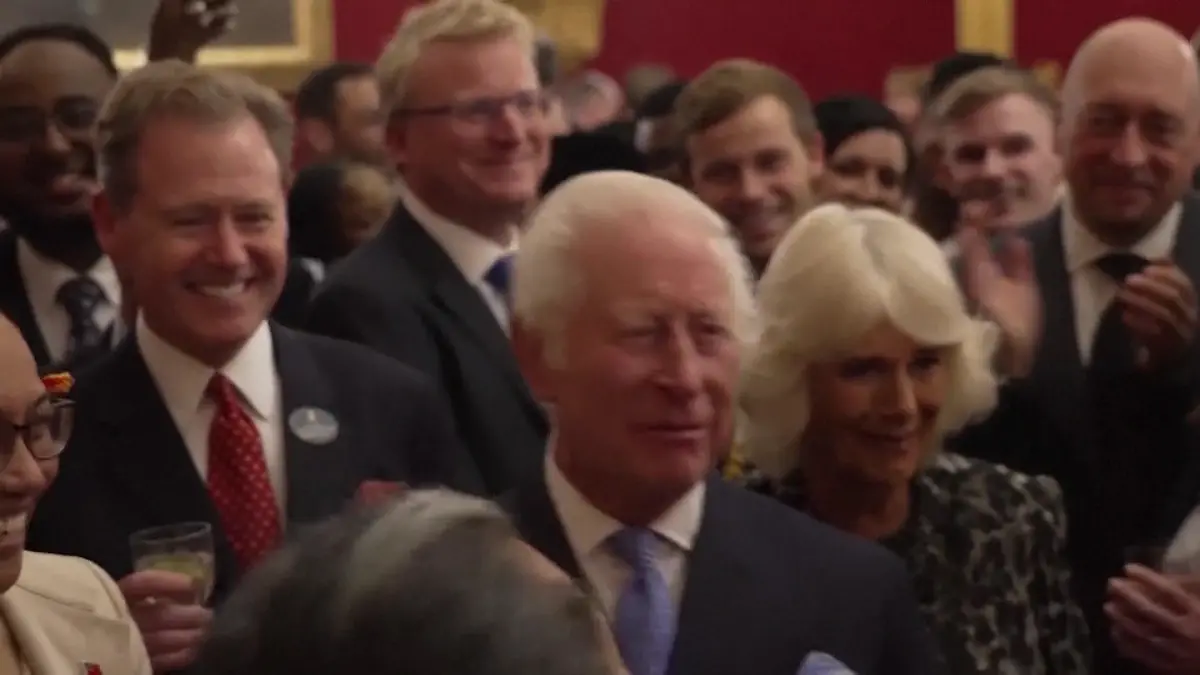 Koning Charles kijkt ernaar uit zichzelf weer te zien