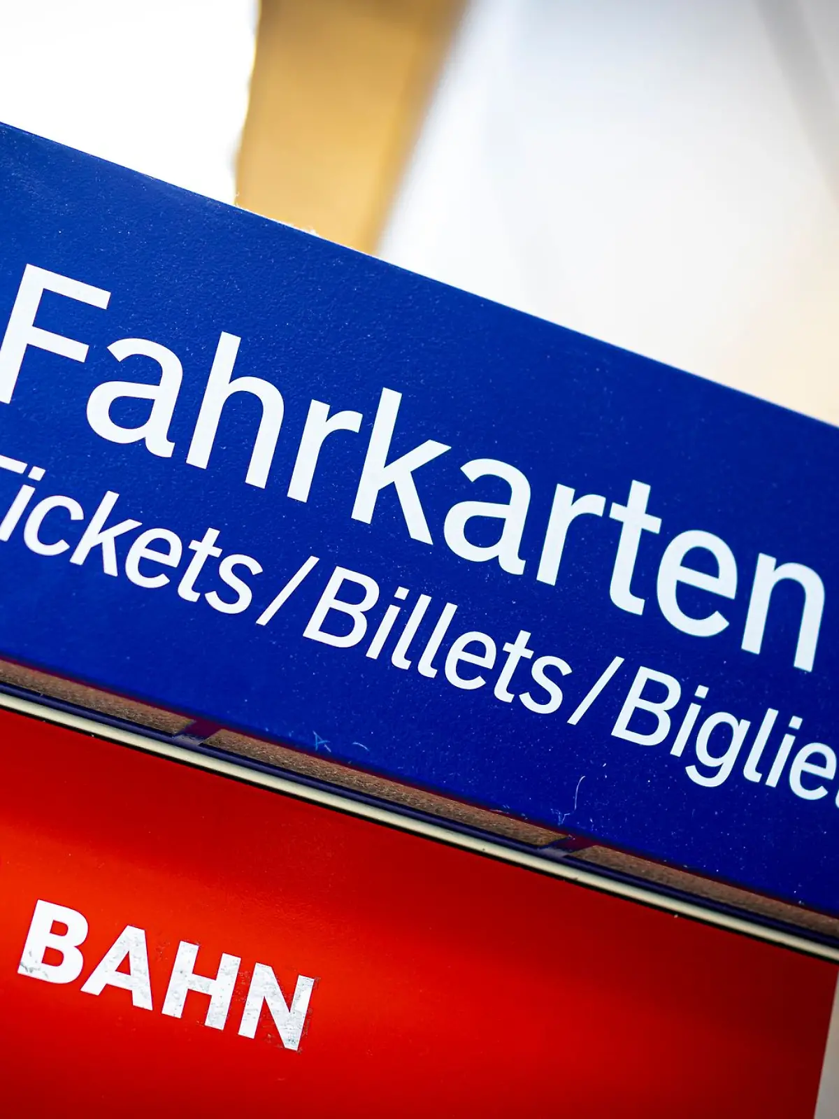 Bild zu: "Bahn macht Tickets in Fernverkehr teurer"