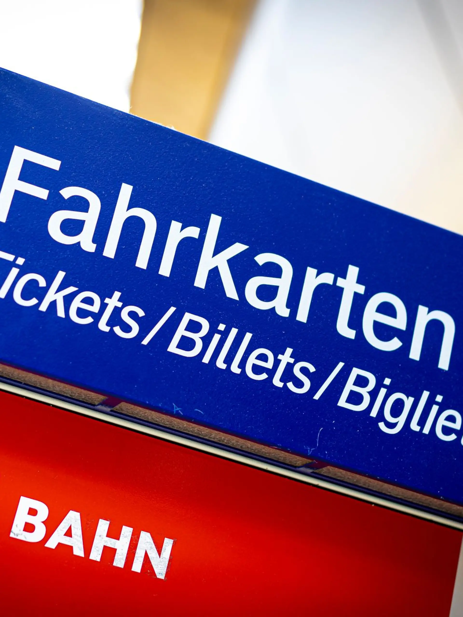 Bild zu: "Bahn macht Tickets in Fernverkehr teurer"