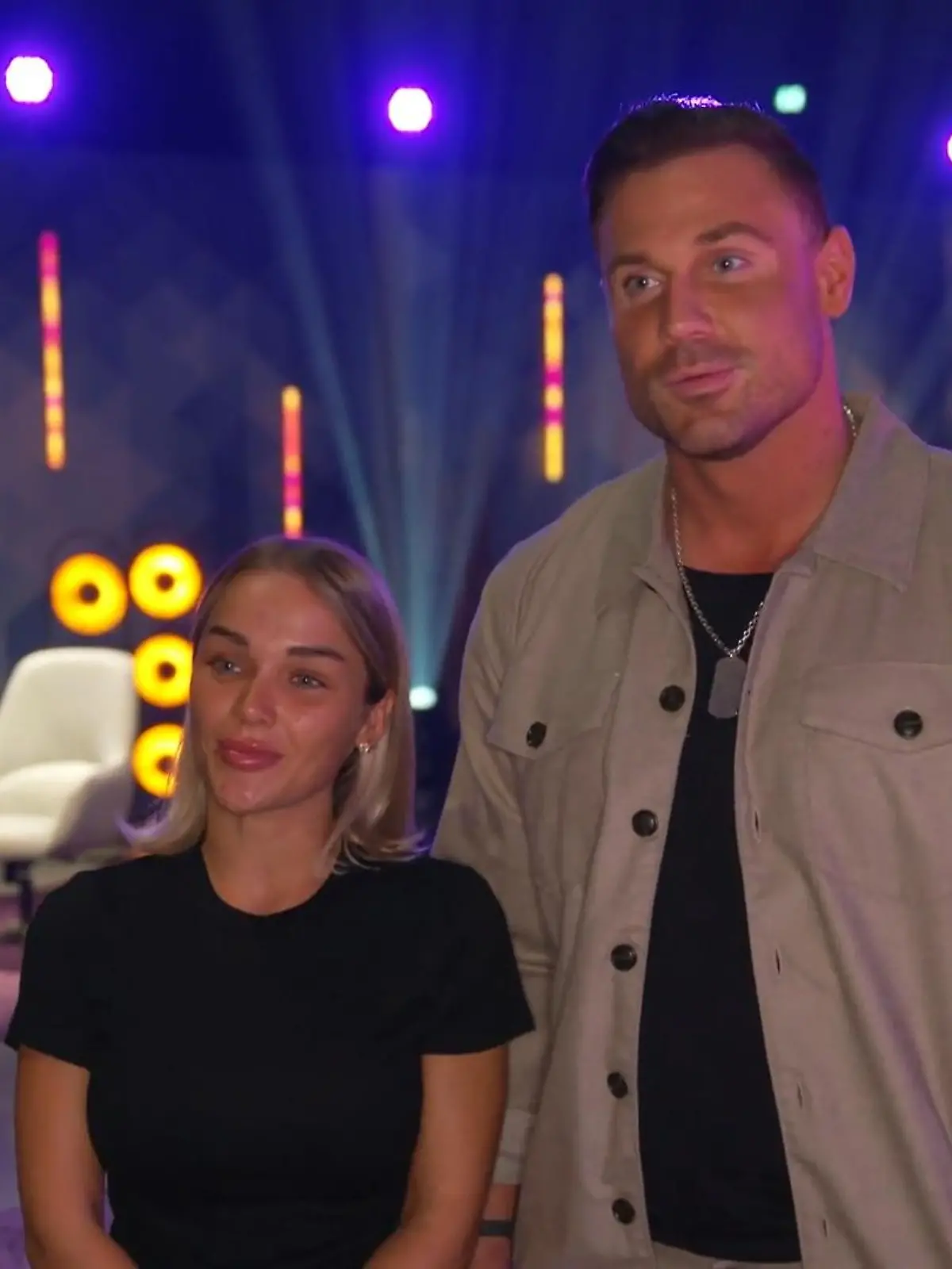 Bild zu: "Warum Emmy Russ und Chris Broy ein „Happy End” feiern"