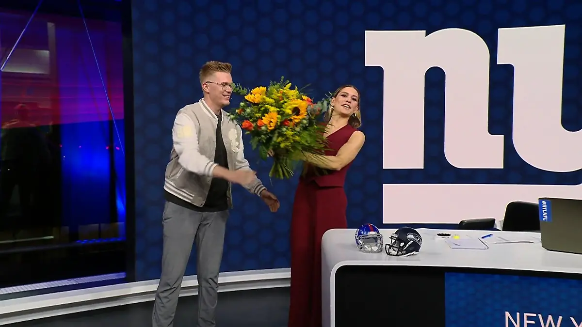 Auf einmal gibt’s Blumen für Jana Wosnitza 