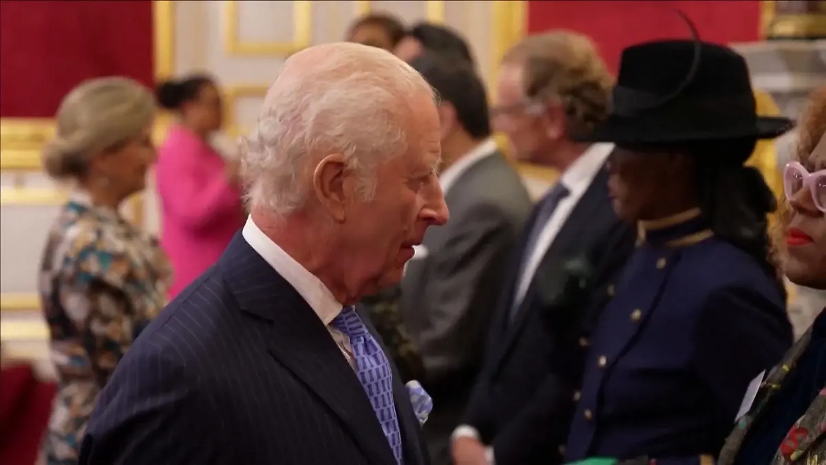König Charles pausiert Krebstherapie! Britische Medien melden