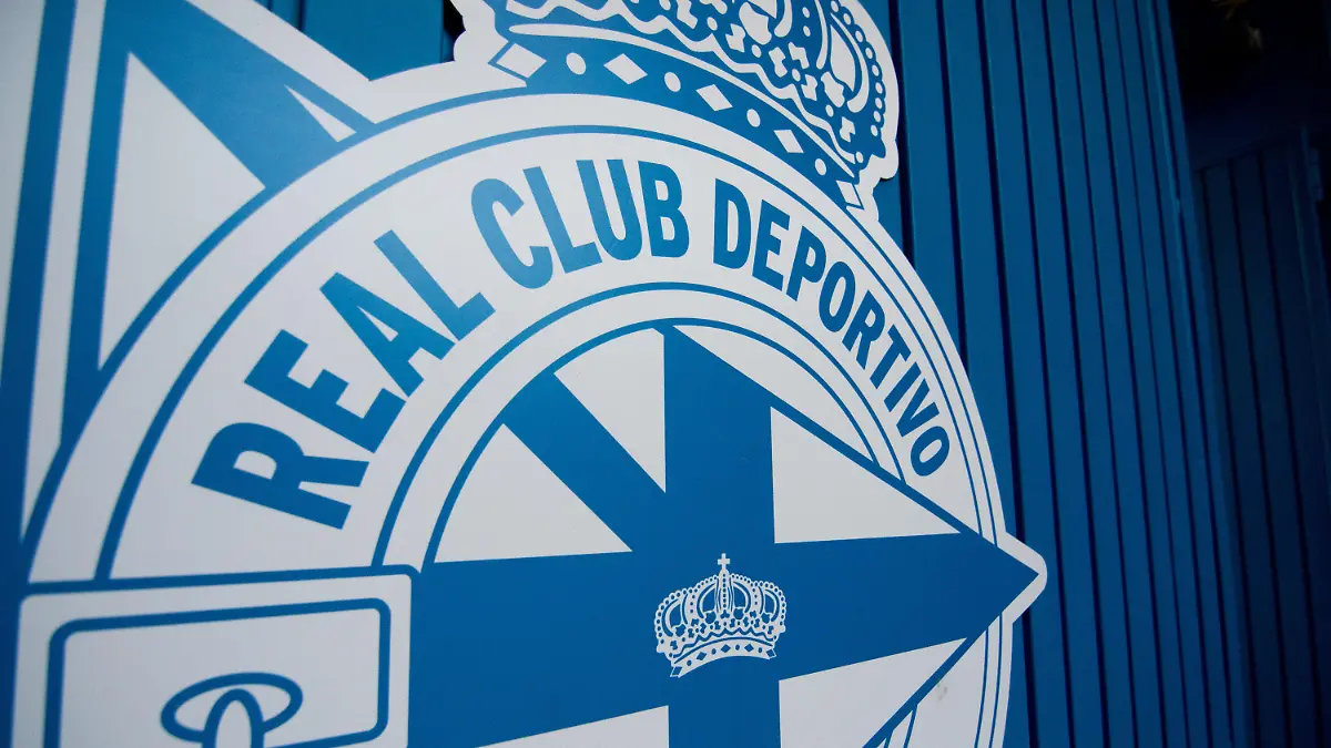 La Coruña, SPAIN: The RC Deportivo de la Coruña shield during Matchday 5 of Group ID of Second Division B between RC Deportivo de la Coruña and UP de Langreo at the Riazor Stadium in La Coruña, Spain on May 02 of 2021. (Photo by Alberto Brevers / Pacific Press)