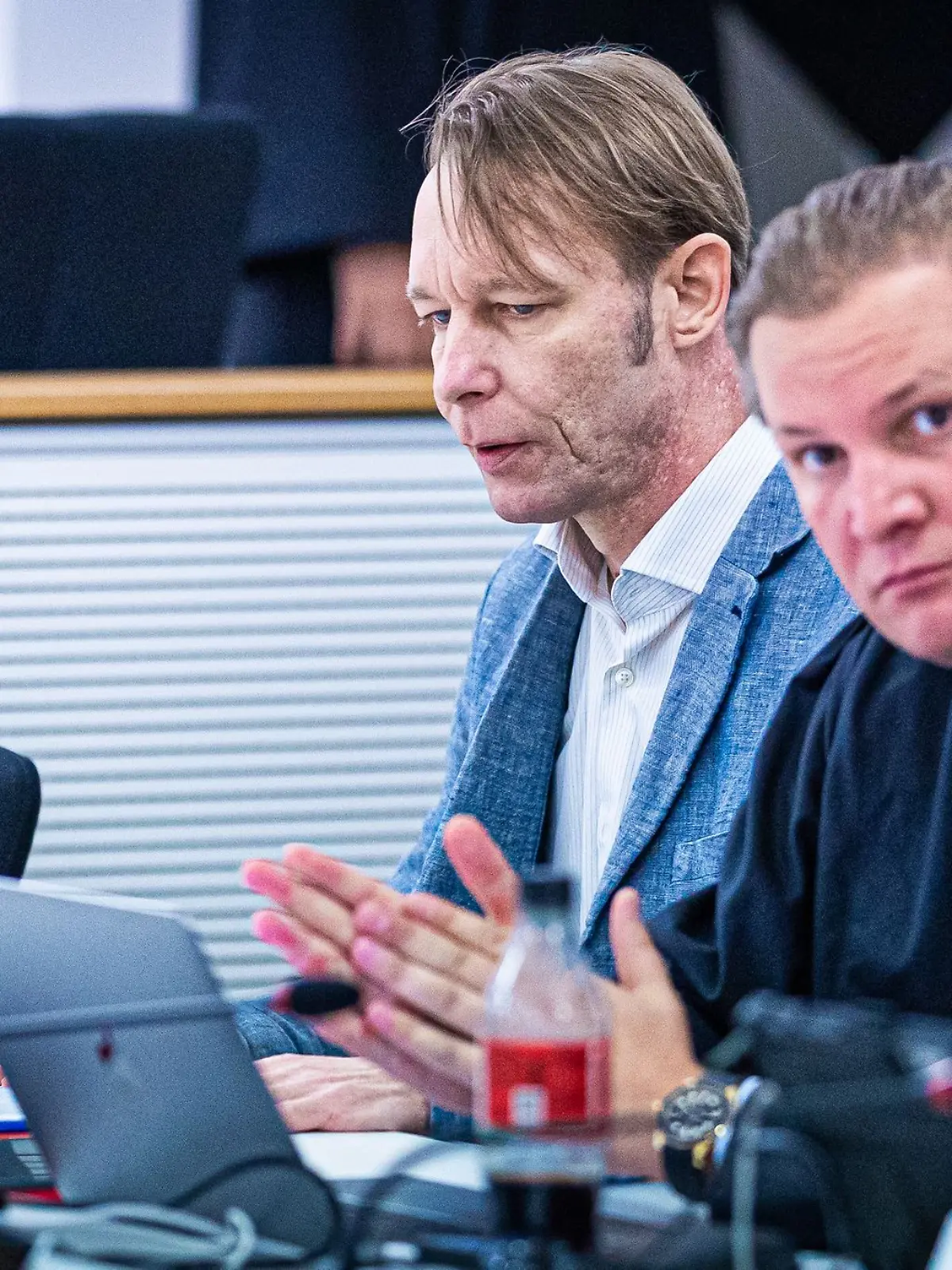 Christian B. steht wegen drei Vergewaltigungen und sexuellem Missbrauch in zwei Fällen vor dem Landgericht Braunschweig. Sein Verteidiger fordert Freispruch für den Angeklagten. 