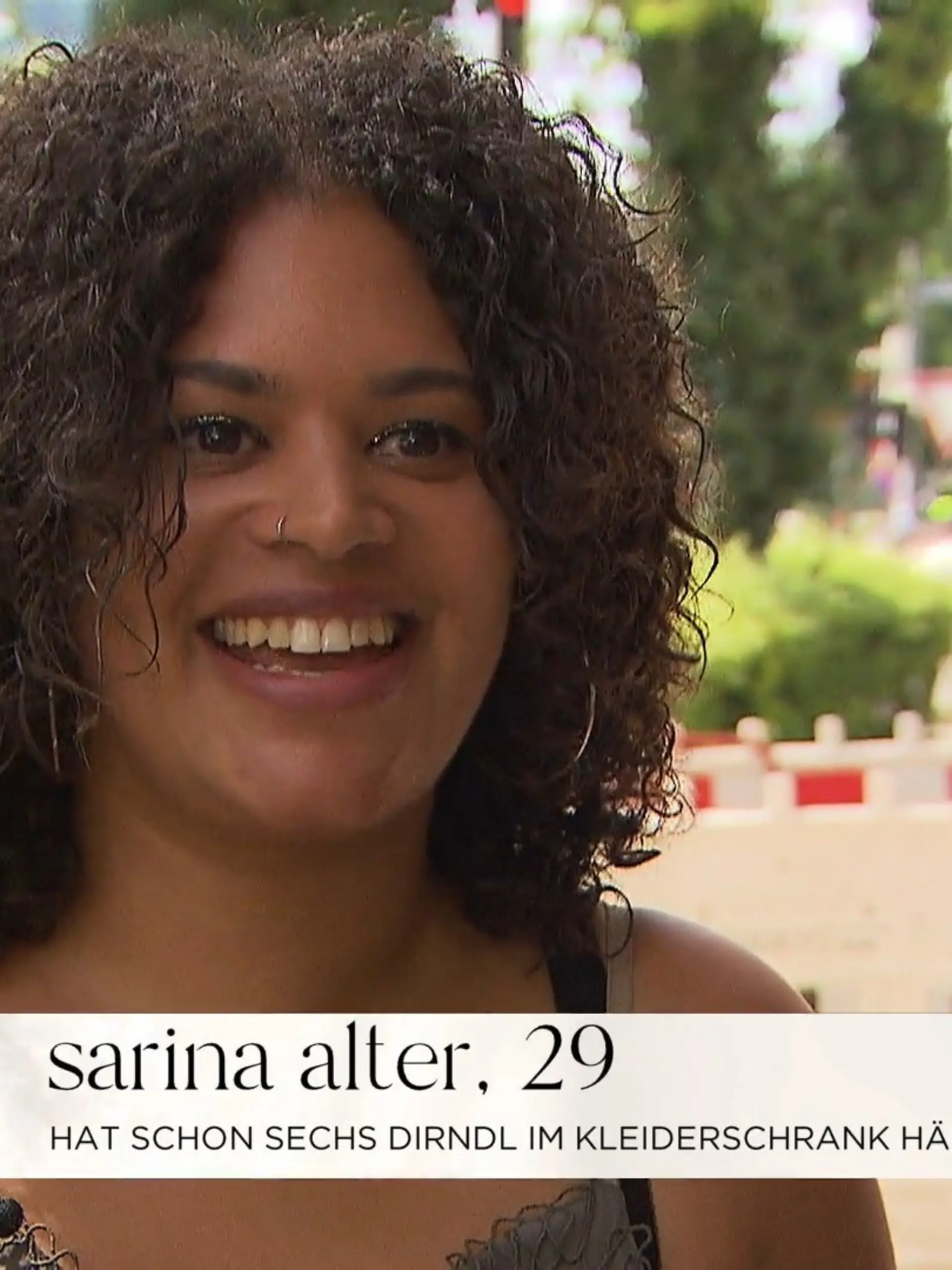 Bild zu: "Sarina sucht ihr Hochzeitsunikat"