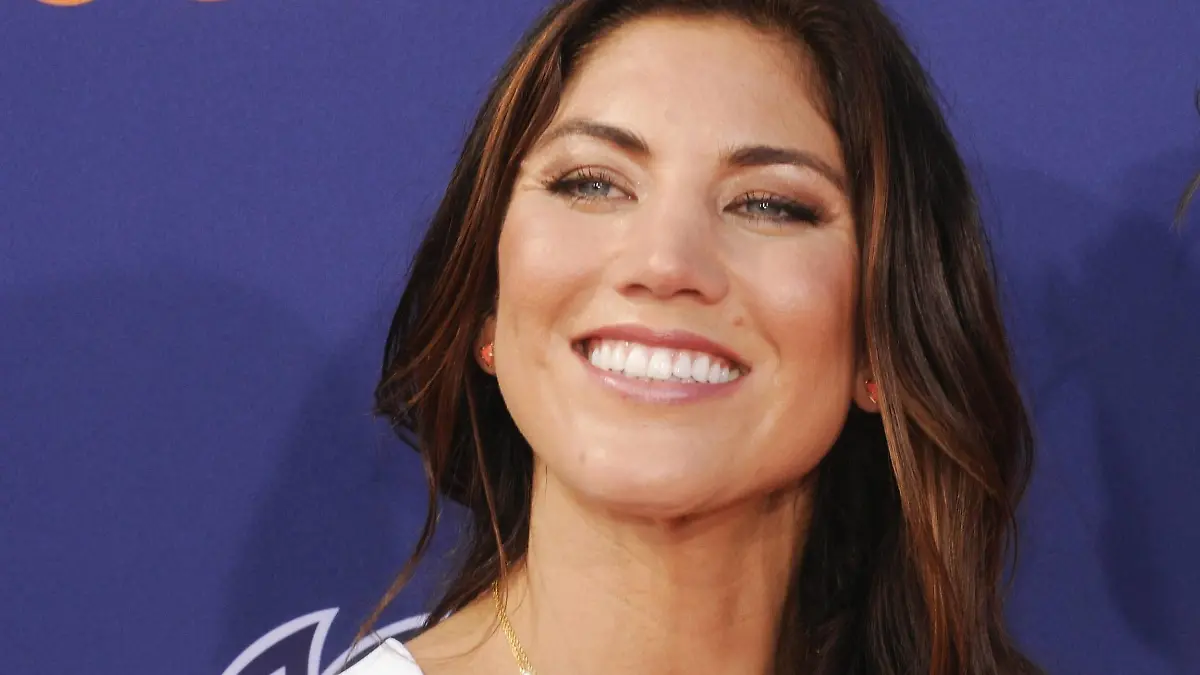 Soccer player & olympian Hope Solo attends the 2015 Nickelodeon Kids Choice Sports Awards at UCLA on July 16th, 2015 in Los Angeles, California. 2015 - USA - Nickelodeon Kids Choice Sports Awards in Los Angeles PUBLICATIONxINxGERxSUIxAUTxONLY Copyright: xJaredxMilgrimx

Soccer Player & Olympian Hope Solo Attends The 2015 Nickelodeon Kids Choice Sports Awards AT UCLA ON July 16TH 2015 in Los Angeles California 2015 USA Nickelodeon Kids Choice Sports Awards in Los Angeles PUBLICATIONxINxGERxSUIxAUTxONLY Copyright xJaredxMilgrimx  