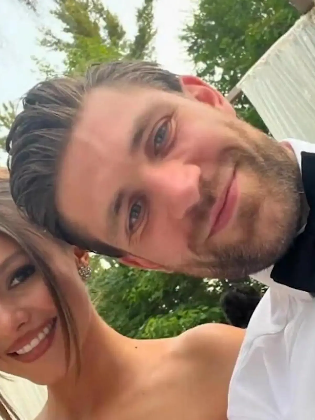 Bild zu: "Leon Draisaitl mit strahlender Hochzeits-Beichte"