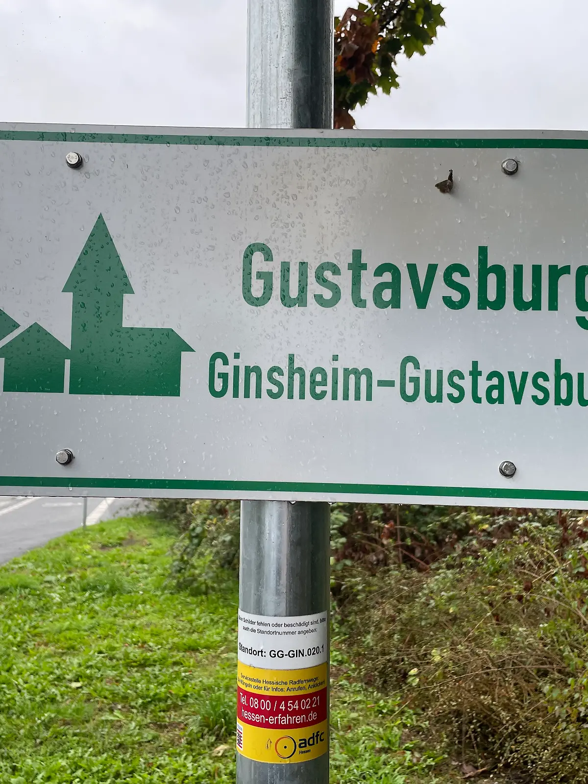 Ein Ortsschild von Gustavsburg.