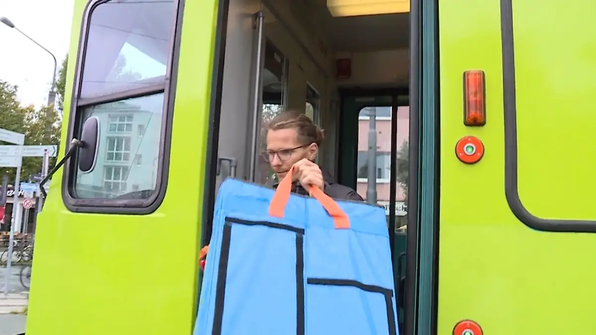 Amazon und Stadt Frankfurt testen Modellprojekt Paket-Lieferung mit der Straßenbahn