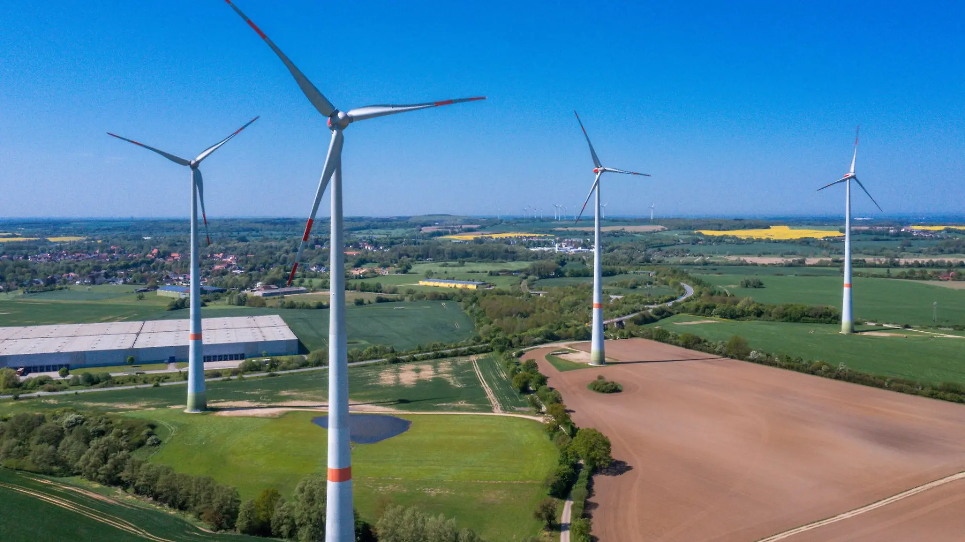 Neue Windparks sollen die Ökostromproduktion erhöhen. Doch regt sich in den betroffenen Regionen oft Widerstand. (Archivbild)