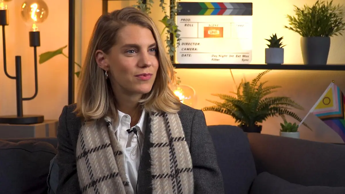 Bettine Langehein: „Stella versucht ihre Haut zu retten” Dunkles „Unter uns”-Geheimnis