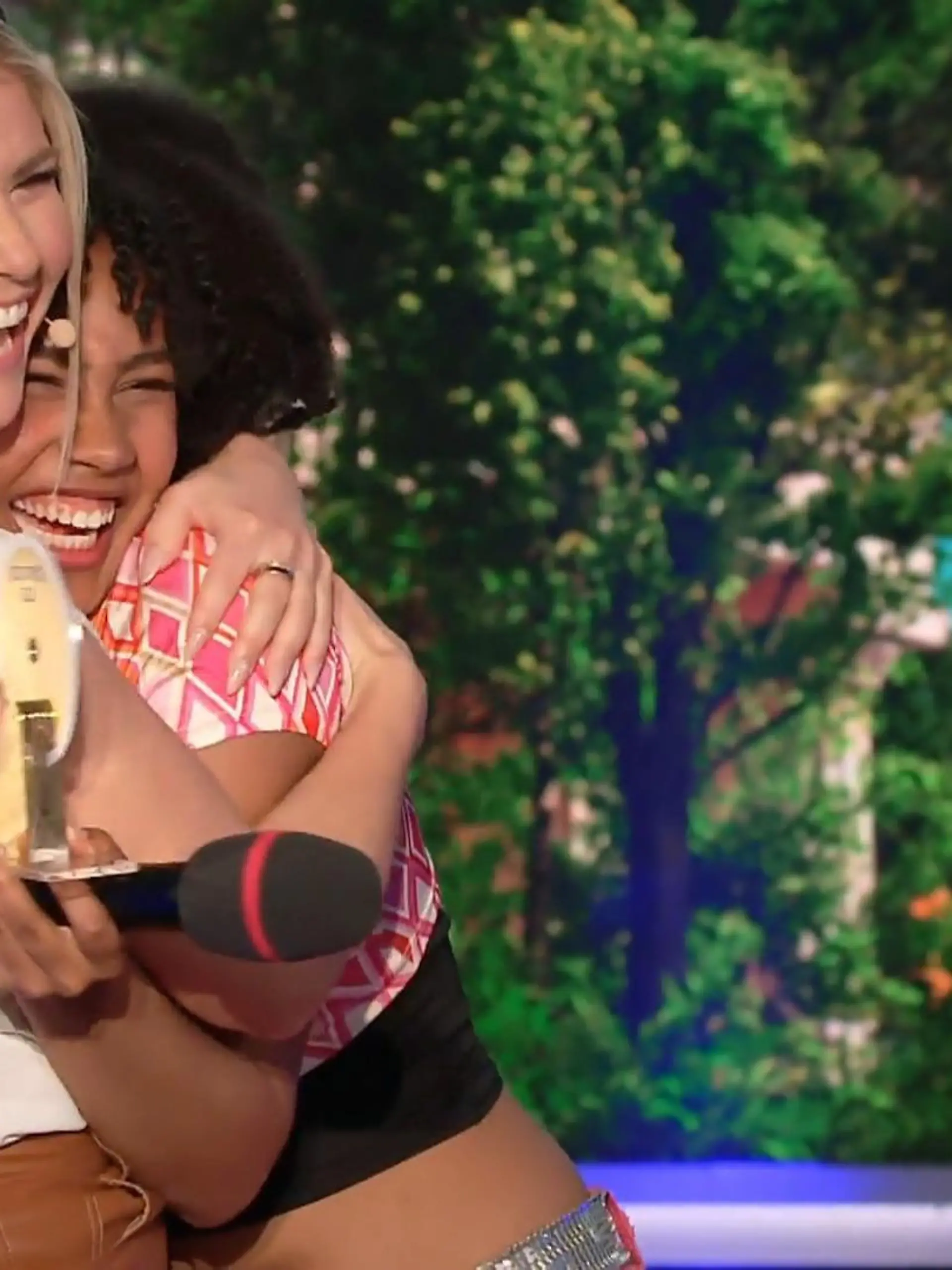 Beatrice Egli und DSDS-Kandidatin Johanna Weihusen