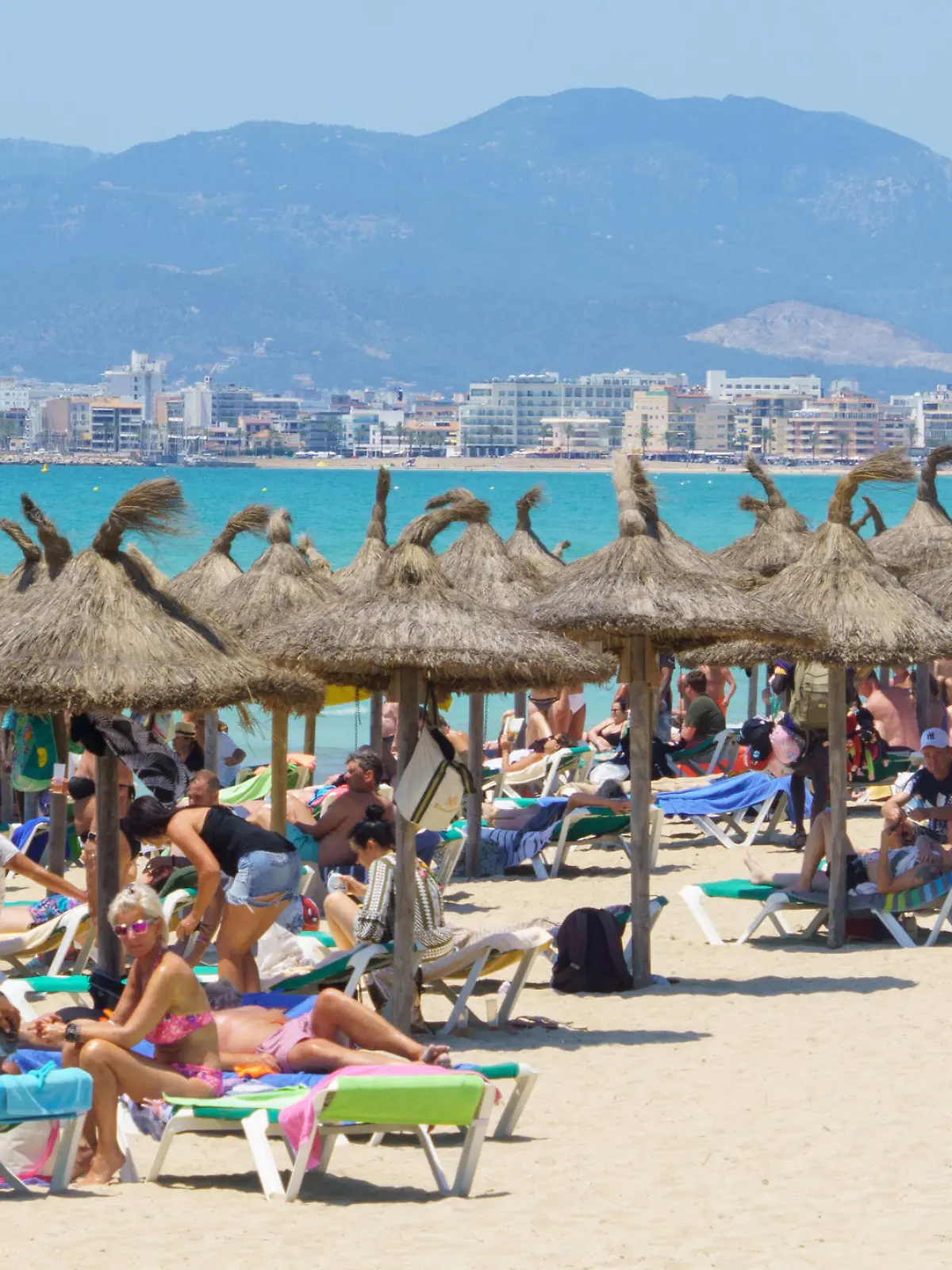  Playa de Palma auf Mallorca im zweiten Jahr der Corona-Pandemie Frühsommer 2021 -Playa de Palma auf Mallorca im zweiten Jahr der Corona-Pandemie Frühsommer 2021 -, Mallorca Balearische Inseln Spanien Playa de Palma *** Playa de Palma in Mallorca in the second year of the Corona pandemic early summer 2021 Playa de Palma in Mallorca in the second year of the Corona pandemic early summer 2021 , Majorca Balearic Islands Spain Playa de Palma