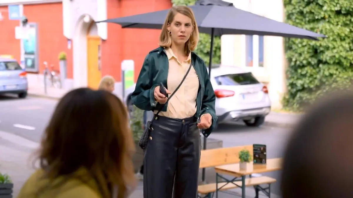 Stella wird zum Gesprächsthema Nummer eins Die „Unter uns“-Wochenvorschau (Teil 1)