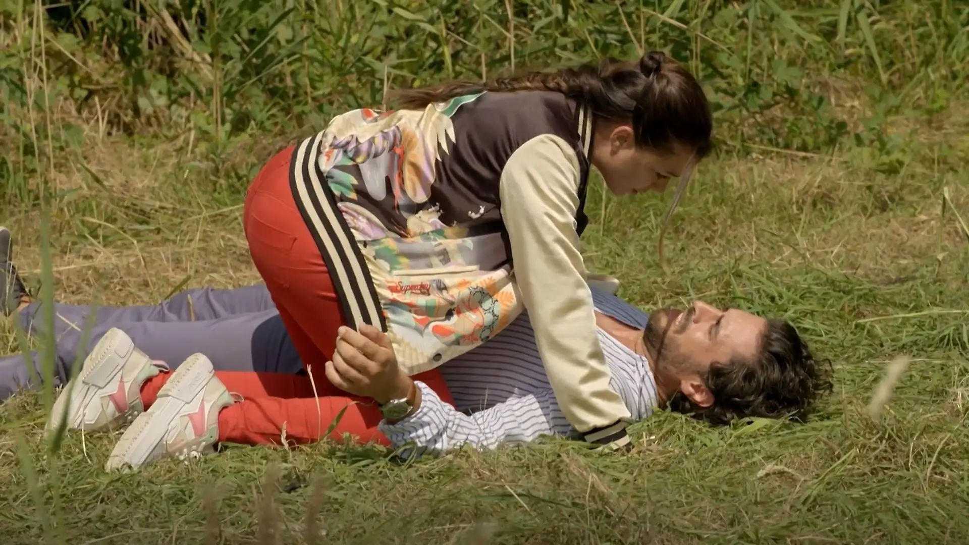 Emily (Anne Menden) und Tobias (Jan Kittmann) 