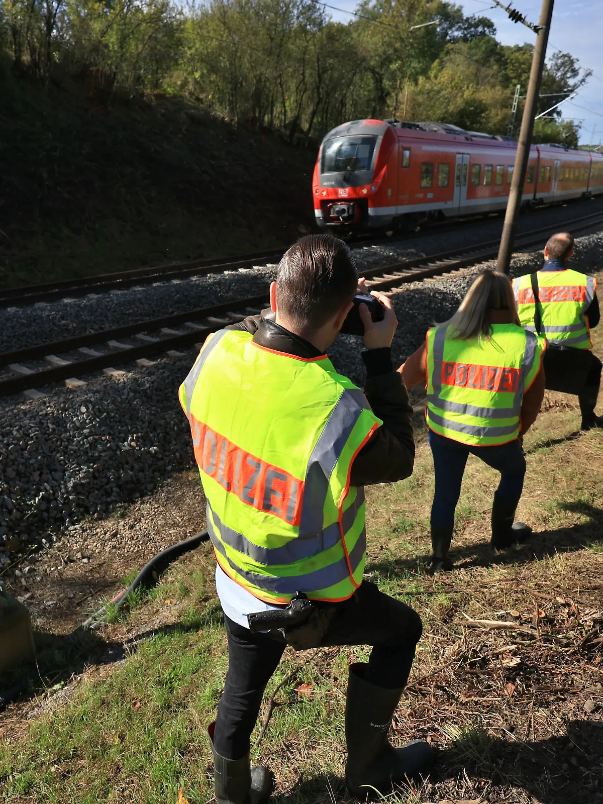 Bild zu: "ICE erfasst Streckenarbeiter"