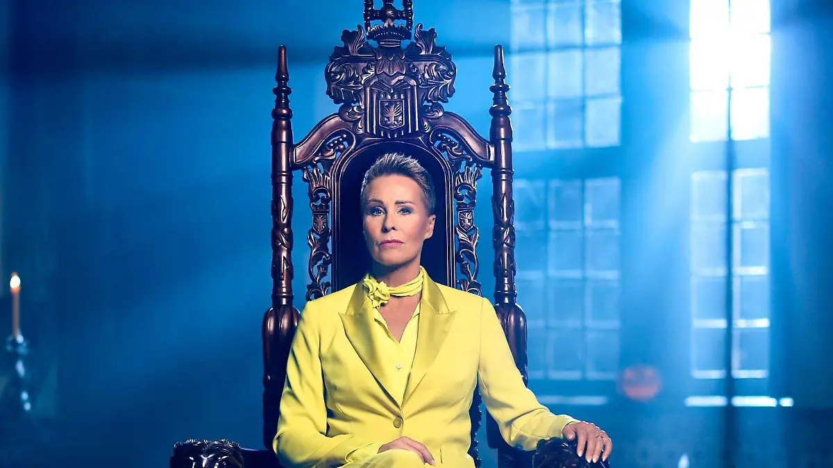 Moderatorin Sonja Zietlow präsentiert die neue Staffel „Die Verräter - Vertraue Niemandem!”