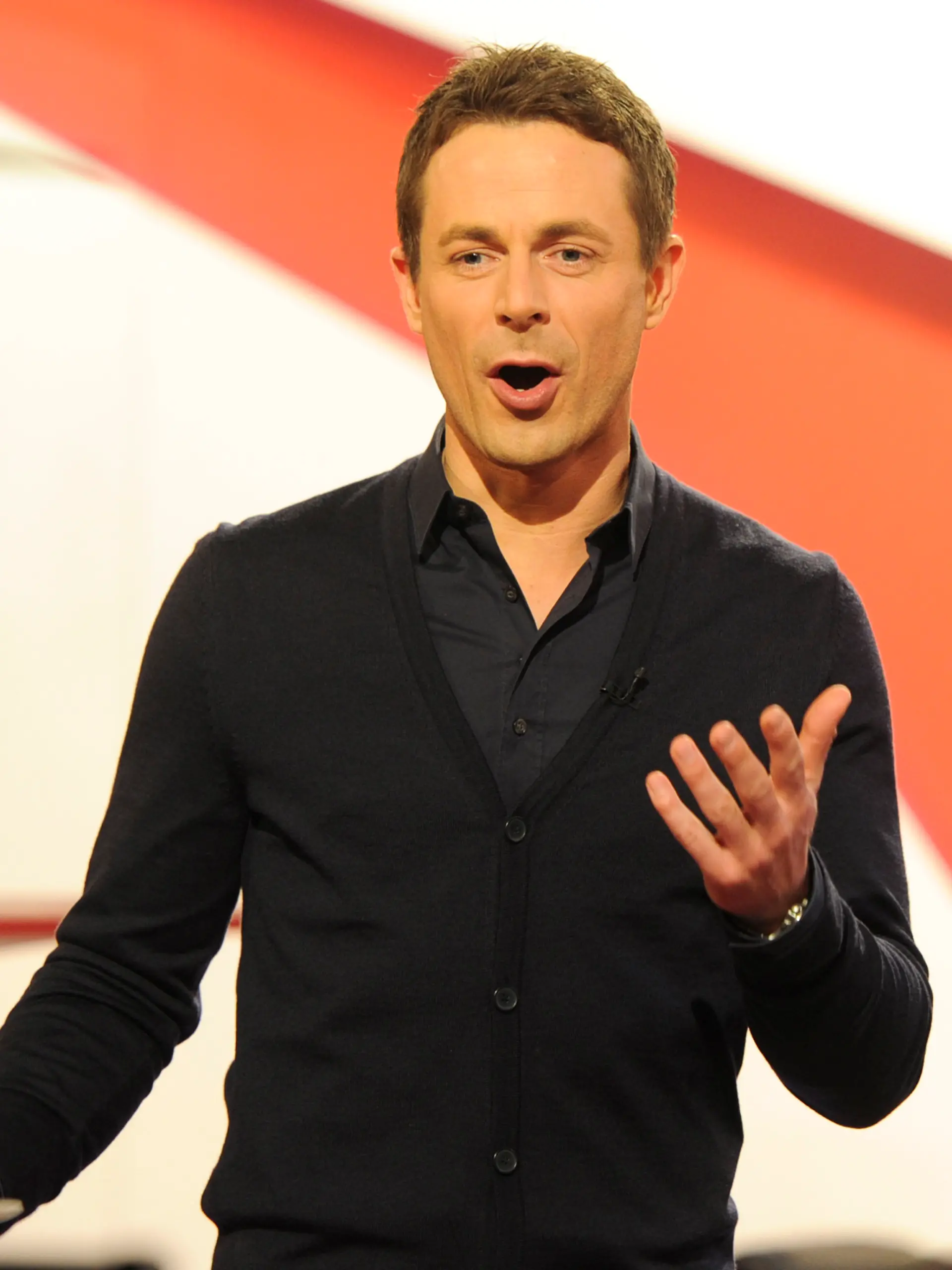 Alexander Bommes Fernsehmoderator beim NDR-”Sportclub” im Studio