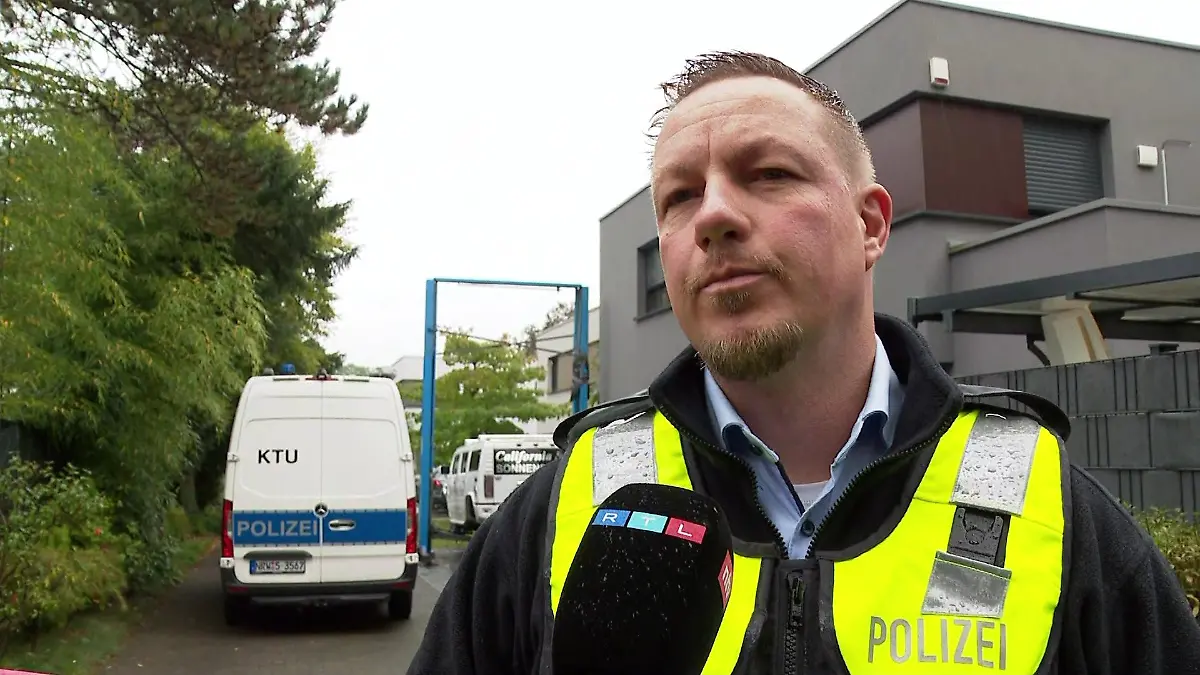 Carsten Rust von der Kölner Polizei nennt Details zum Mord im Kölner Nobelviertel Hahnwald.