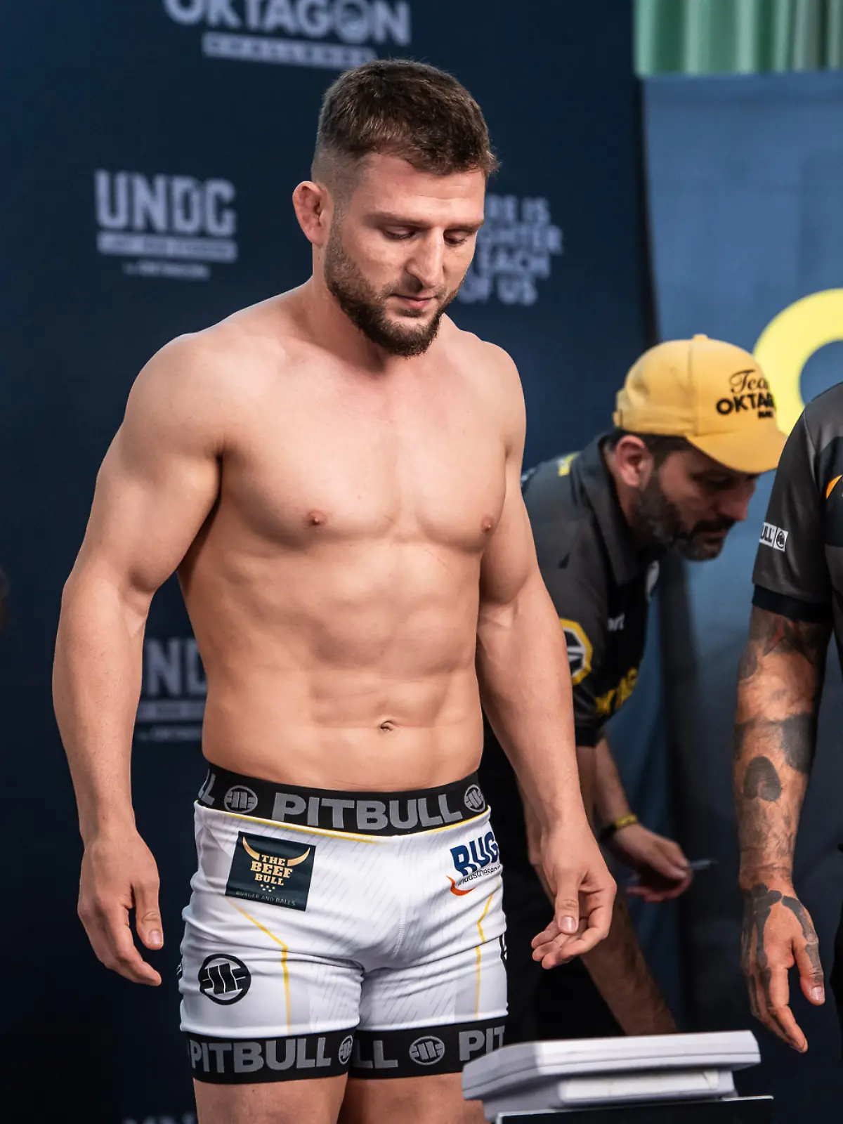 Am Tag der Waage muss das Gewicht bei MMA-Kämpfern stimmen.