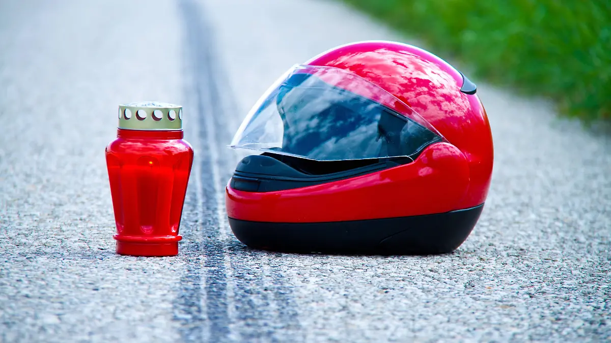 Motorrad-Fahrer stirbt bei Unfall an seinem Geburtstag (Symbolbild).