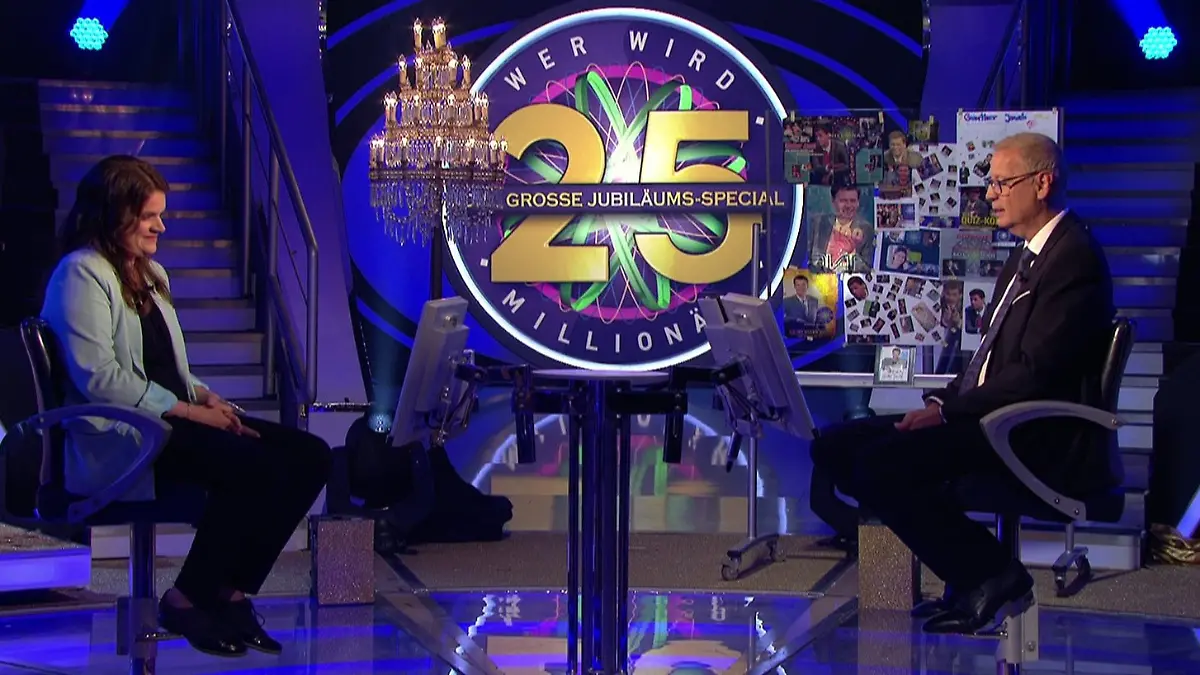 WWM-Moderator Günther Jauch mit Kandidatin Julia Schön