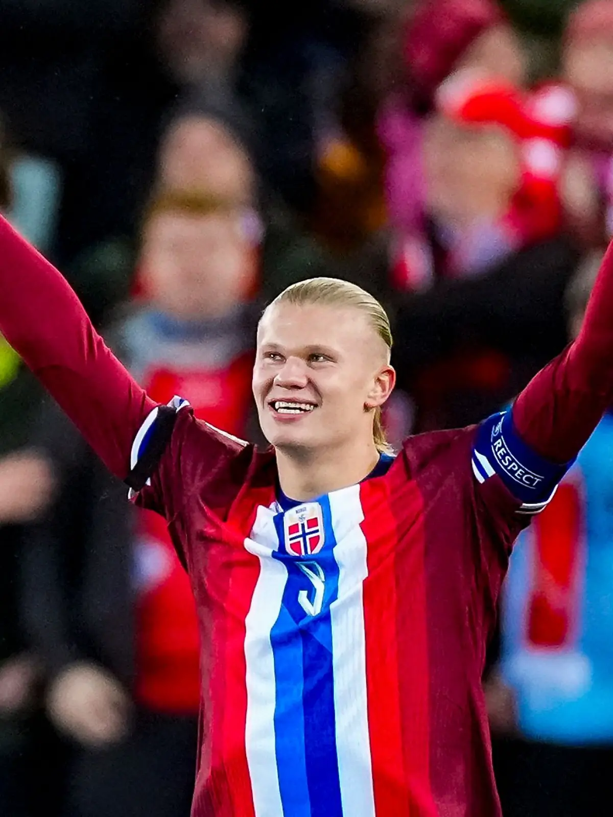 Bild zu: "Fußball-Superstar wird erstmals Papa"
