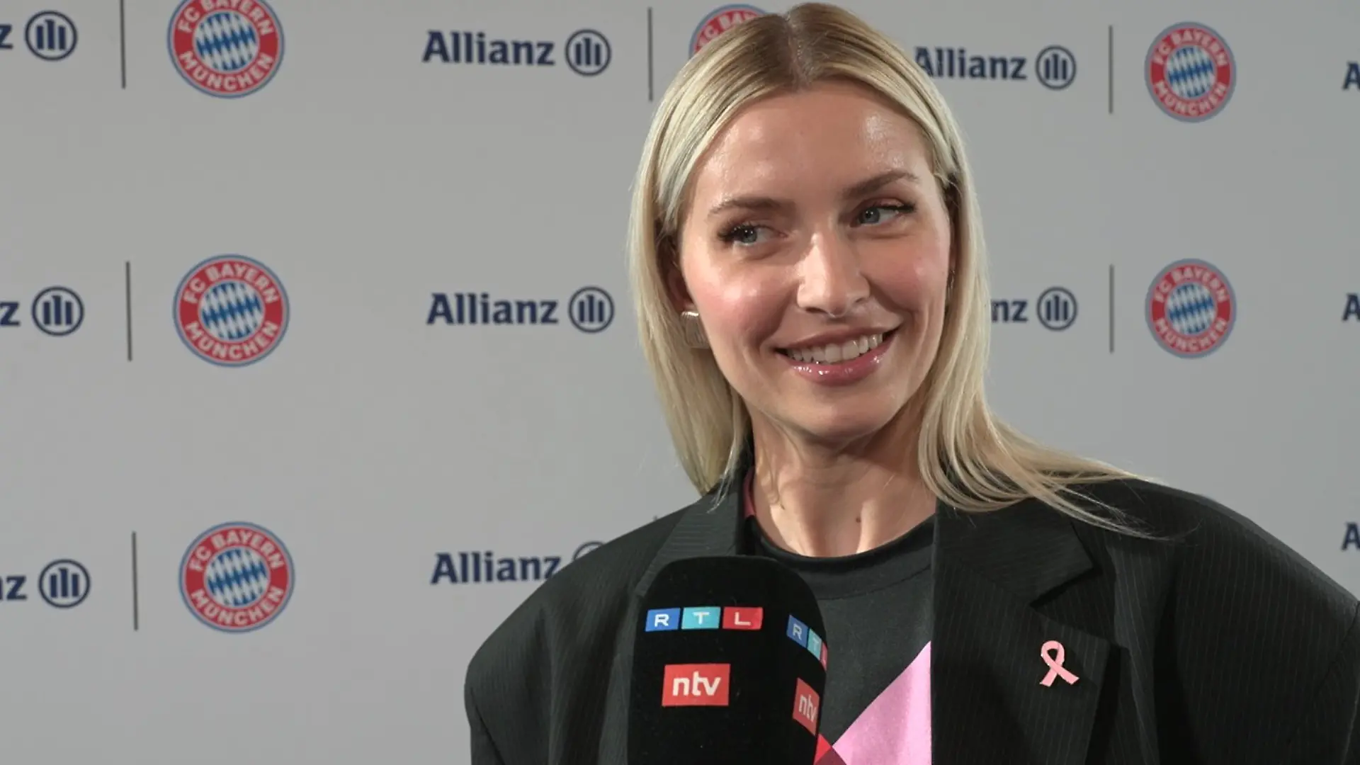 Lena Gercke beim Pink October Brunch in der Allianz Arena.