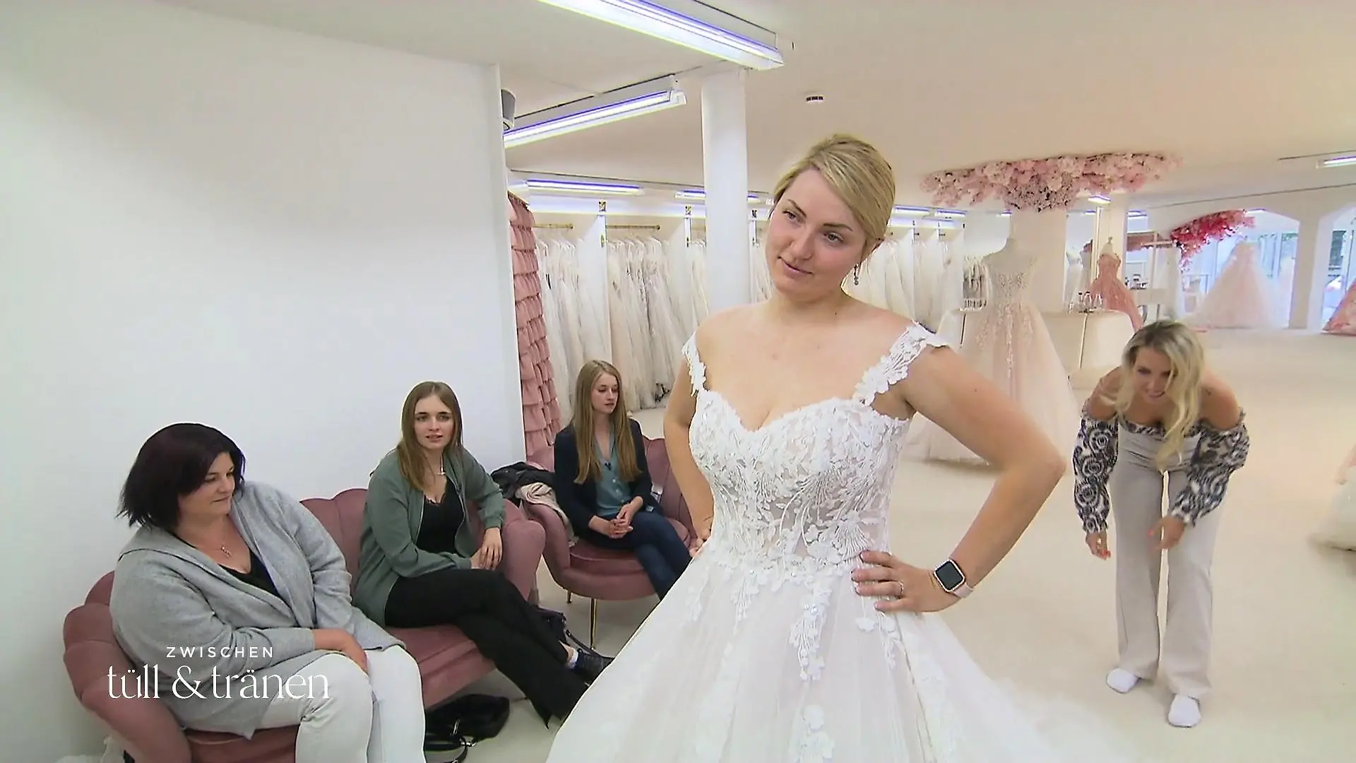 Larissa sucht ein Kleid, das alle umhaut Eins gegen 10.000