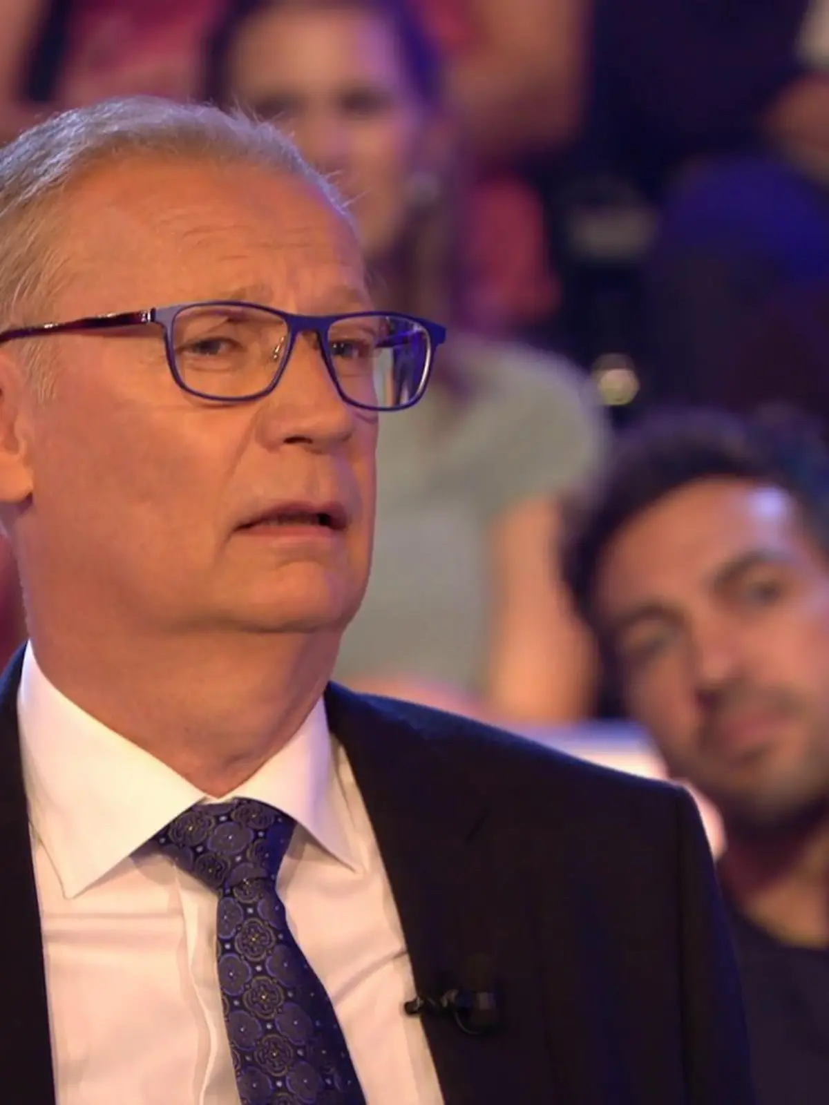 Günther Jauch landet im „Wer wird Millionär?”-Special auf dem Stuhl.