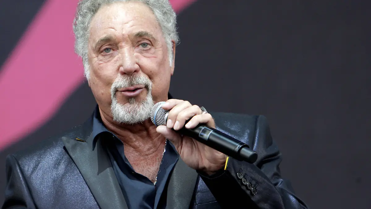 19056045.jpg