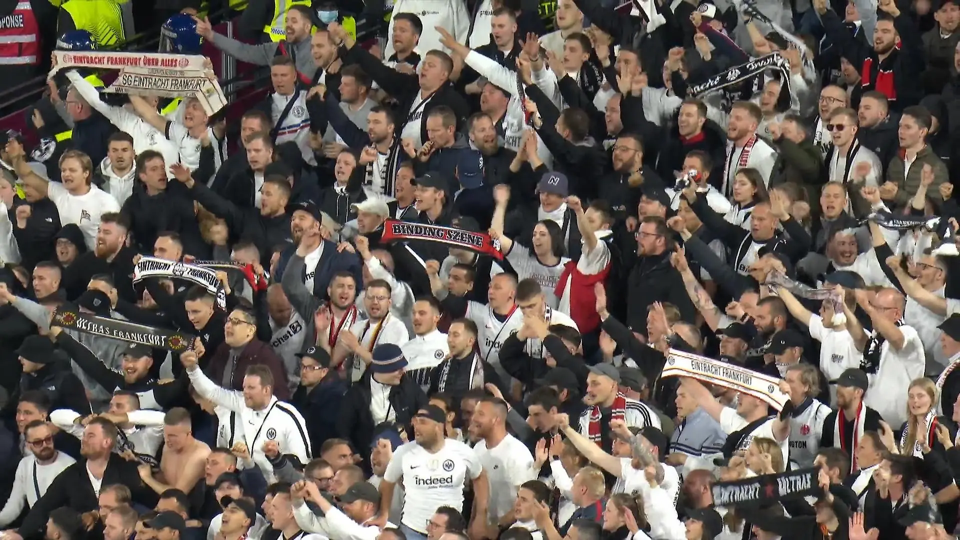 Frankfurt-Fans feiern Party in London Auch nach Abpfiff