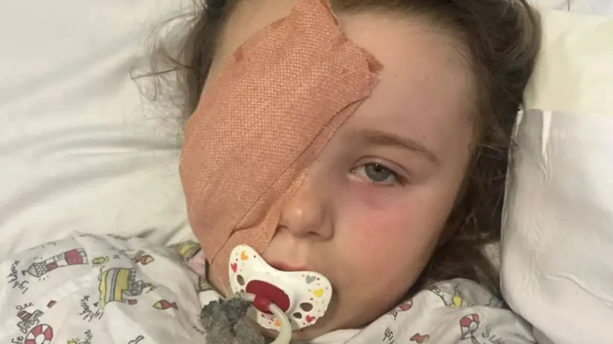 Die kleine Ruby Grainger (7) hat bei einem tragischen Unfall ihr Auge verloren. 