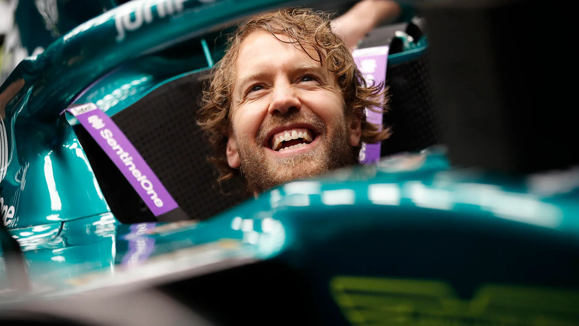 Sport Themen der Woche KW16 Sport Bilder des Tages Formula 1 2022: Emilia Romagna GP AUTODROMO INTERNAZIONALE ENZO E DINO FERRARI, ITALY - APRIL 21: Sebastian Vettel, Aston Martin during the Emilia Romagna GP at Autodromo Internazionale Enzo e Dino Ferrari on Thursday April 21, 2022 in imola, Italy. Photo by Zak Mauger / LAT Images Images PUBLICATIONxINxGERxSUIxAUTxHUNxONLY GP2204_155359_54I3346