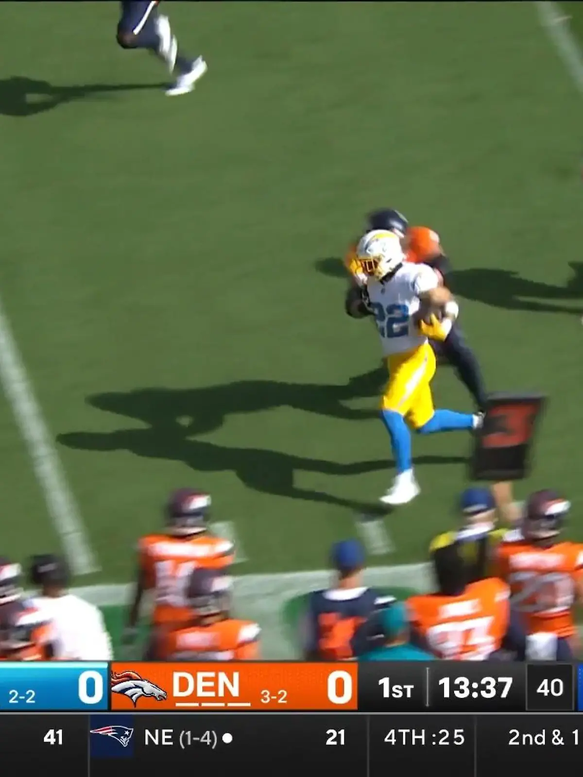 Bild zu: "LA Chargers siegen verdient bei den Denver Broncos"