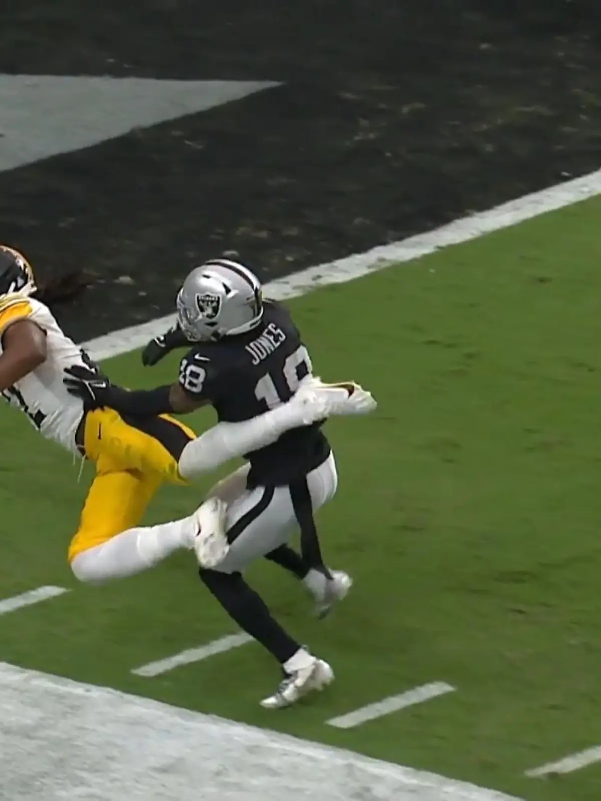 Bild zu: "Quarterback-Wechsel reicht den Raiders nicht"