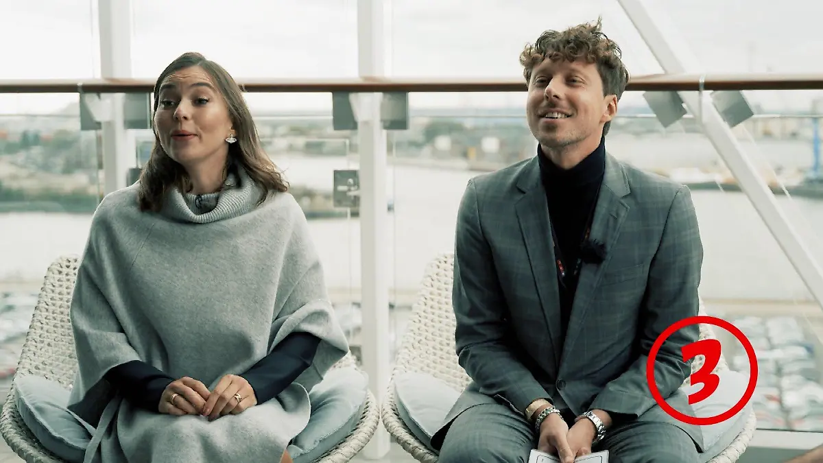 Hier singen Renata und Valentin für ihre weinende Tochter „Ein Promi ein Joker“ mit Familie Lusin